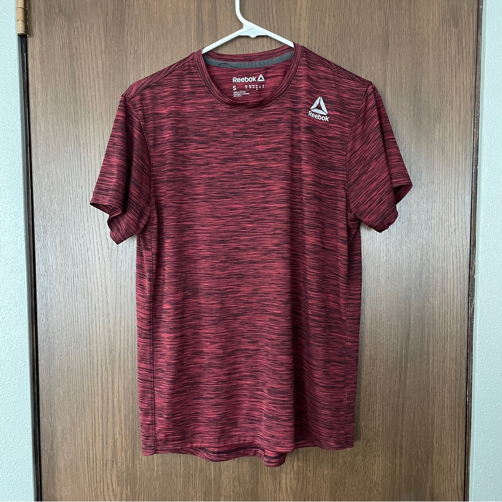 Reebok Men's Maroon Athletic Heathered Tee, Used, Great Condition